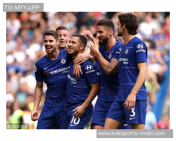 切尔西新赛季复古球衣曝光珊瑚橙与黑色交织展现狮纹徽章魅力